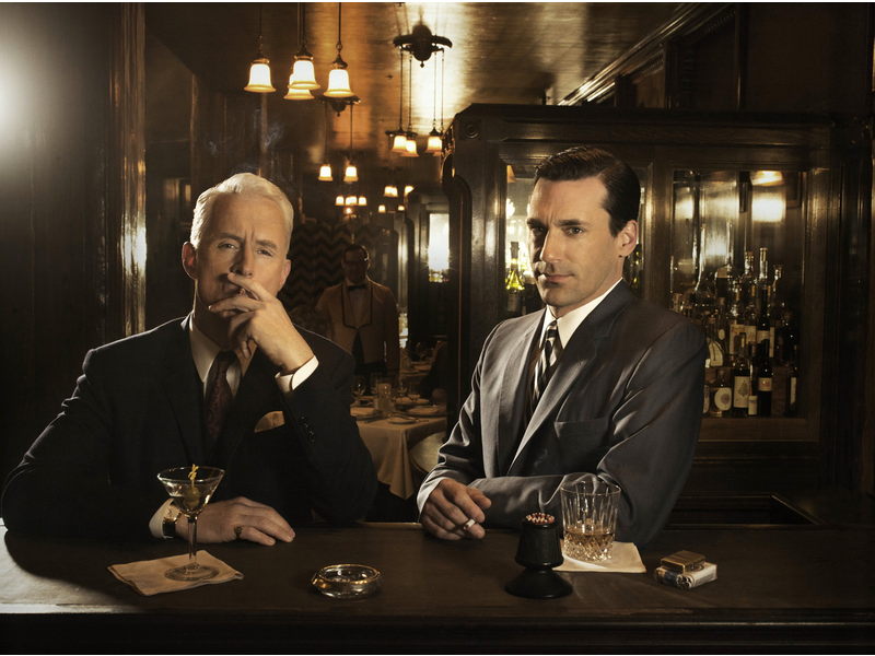 Papierosowy dym, hektolitry whisky i public relations? Tak, tak, powraca Mad Men!