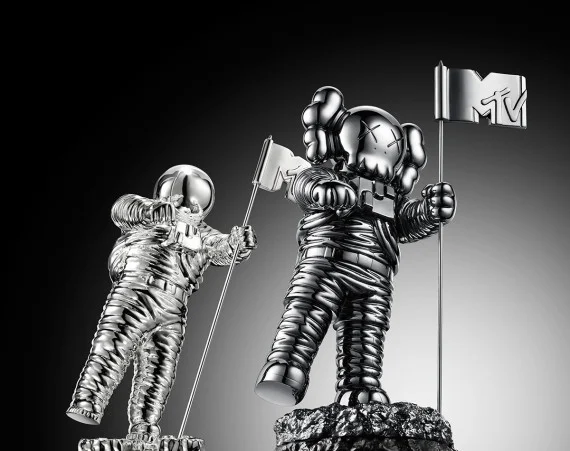 mtv-vma-moonman