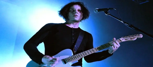 Krótka piłka: Jack White po raz kolejny daje czadu na scenie. Tym razem z Beckiem w piosence „Loser”