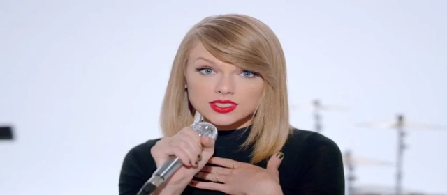 Taylor Swift w najsłodszy na świecie sposób pokazuje wszystkim środkowy palec. Zobaczcie teledysk do „Shake It Off”