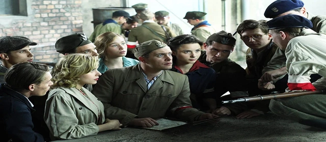 Deszcz krwi? Zombie w kanałach? Berlingowcy? Tłumaczymy niejasności filmu Miasto 44