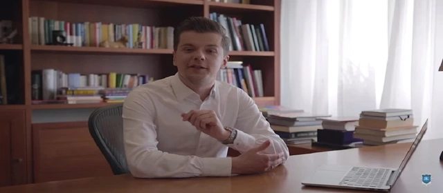 Radek Kotarski, twórca kanału Polimaty, napisał książkę