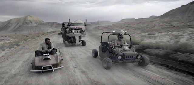 Szalony pościg z Mad Max: Na drodze gniewu odtworzony na... gokartach