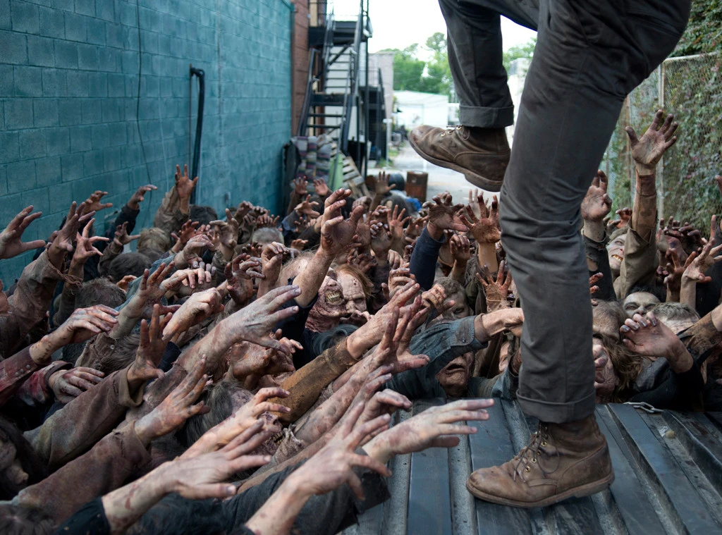 rs_1024x759-151026082930-1024.the-walking-dead-thank-you-glenn-3.ch.102615 class="wp-image-56024" 