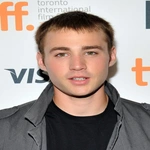 Emory Cohen class="wp-image-58368"