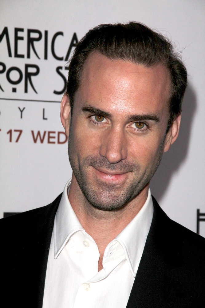 Joseph Fiennes class="wp-image-59075" 