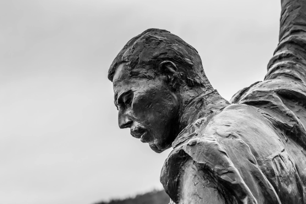 queen-freddie-mercury class="wp-image-59499" 