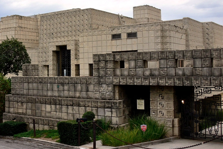 frank-lloyd-wright-architecture class="wp-image-68777" 