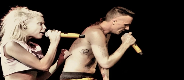 Dita Von Teese śpiewa z Die Antwoord. Posłuchaj "Gucci Coochie"