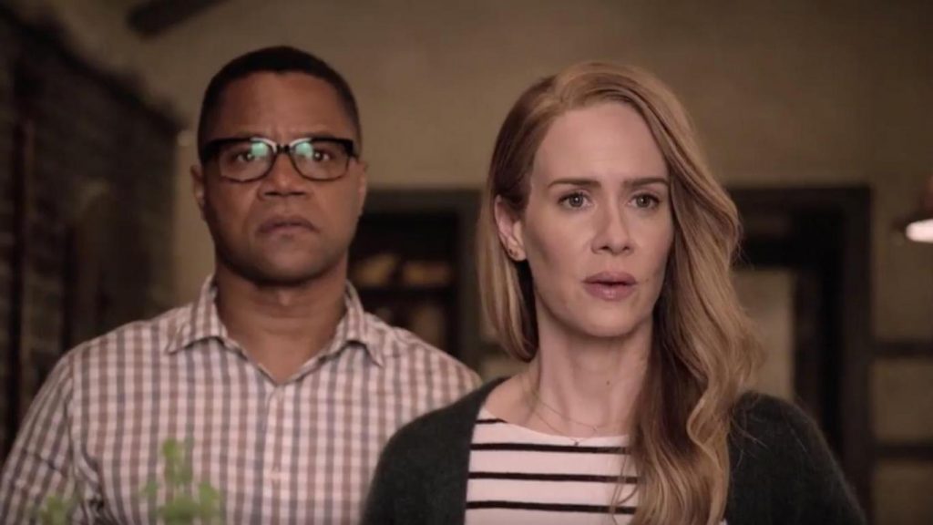 Matt (Cuba Gooding Jr.) i Shelby (Sarah Paulson) - bohaterowie fabularyzowanej rekonstrukcji wydarzeń class="wp-image-74266" 