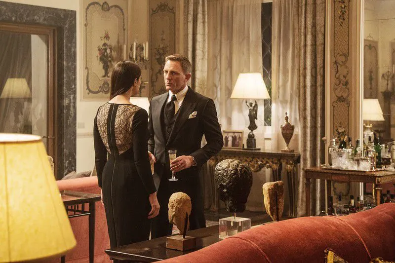 james-bond-luksus class="wp-image-74039" 