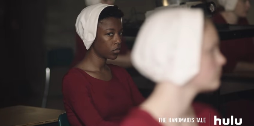 the-handmaids-tale-zapowiedz class="wp-image-78018" 