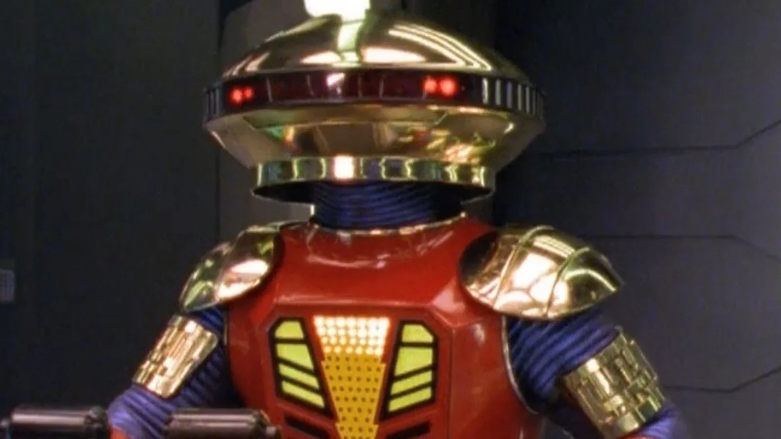 Producenci Power Rangers pozwalają porozmawiać z Aplha 5