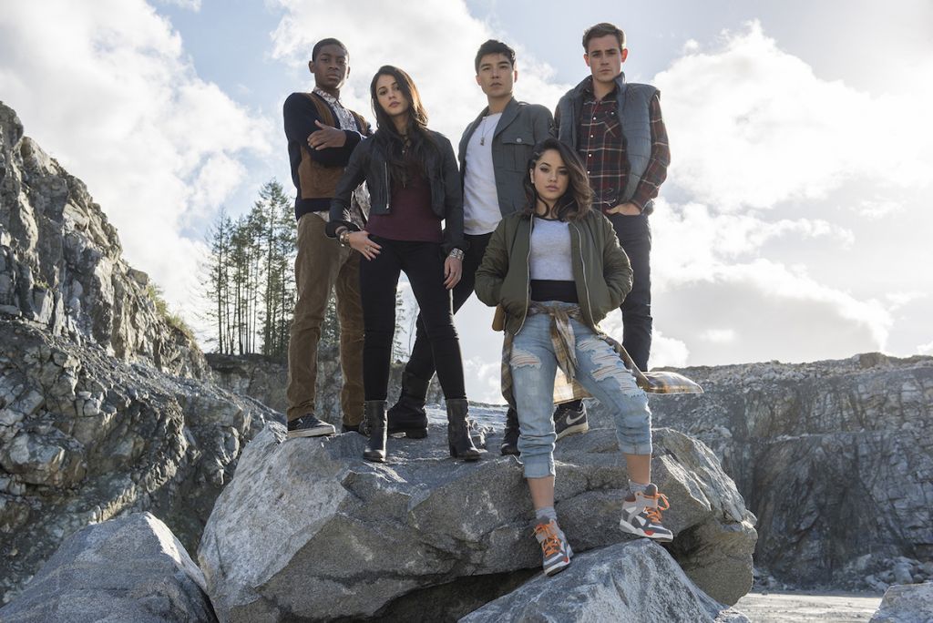 Power Rangers recenzja film 2017 - grupa bohaterów class="wp-image-82219" 
