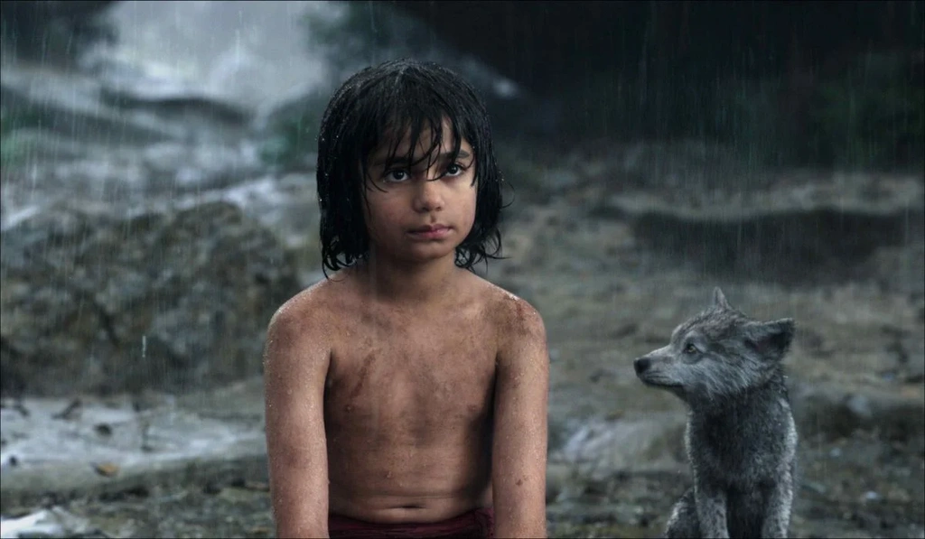 Neel Sethi jako Mowgli w filmowej adaptacji Księgi Dżungli