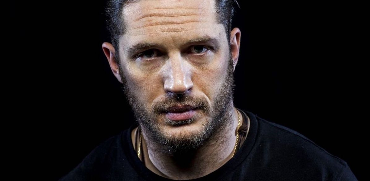 Oto Tom Hardy jako Eddie Brock - pierwsze oficjalne zdjęcie z filmu Venom