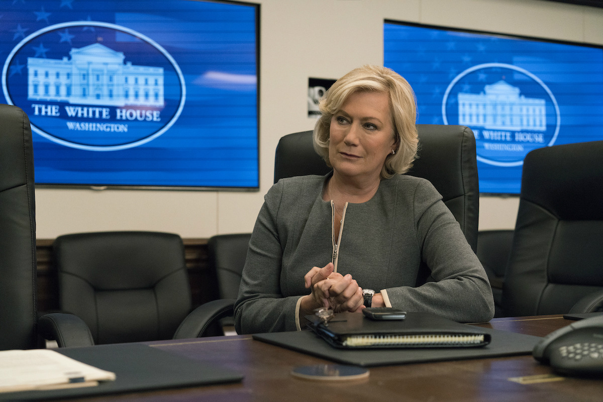 House of Cards 6 sezon Jayne Atkinson class="wp-image-130228" 