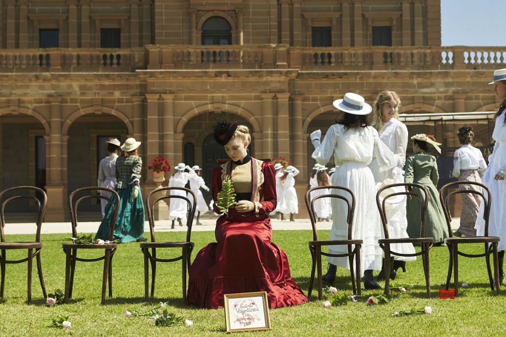 picnic at hanging rock serial class="wp-image-163713" 