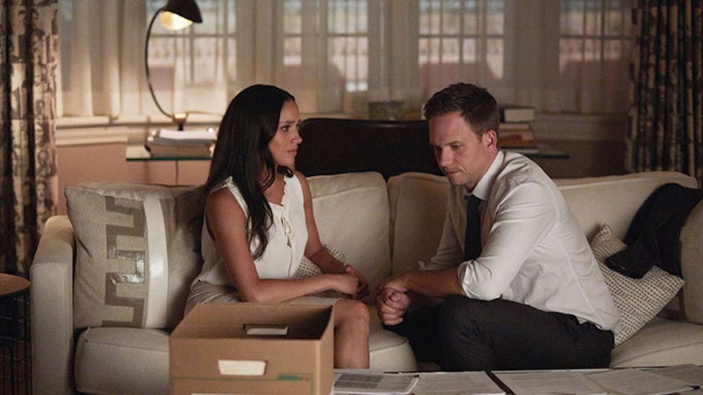 suits 8 sezon w garniturach recenzja bez meghan markle class="wp-image-184276" 