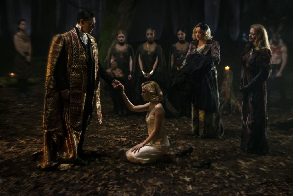 netflix sabrina class="wp-image-191554" title="netflix sabrina" 