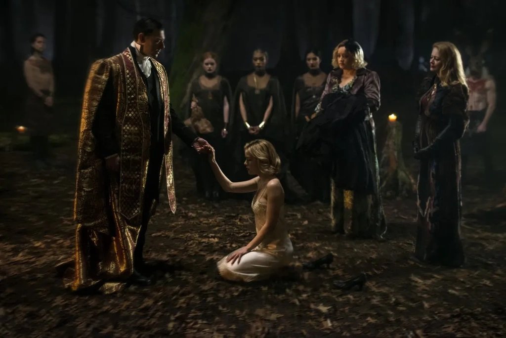 netflix sabrina class="wp-image-191554" title="netflix sabrina" 