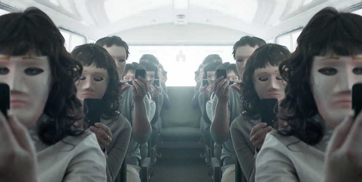 Black Mirror: Bandersnatch ma już kartę na Netfliksie. Czym będzie produkcja?