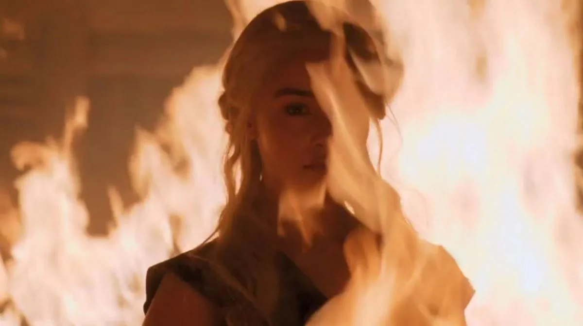 emilia clarke gra o tron