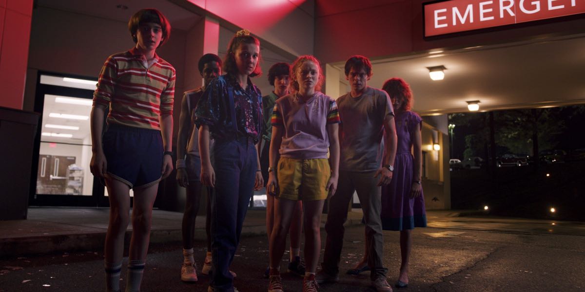 Stranger Things sezon 3 bohaterowie class="wp-image-303178" 
