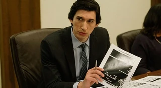 Adam Driver idzie szturmem po Oscara. „The Report” od Amazona to nowy głośny tytuł, który bazuje na prawdziwych wydarzeniach