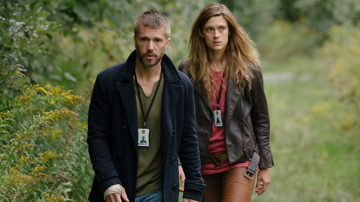 przybysze hbo recenzja class="wp-image-315888" 