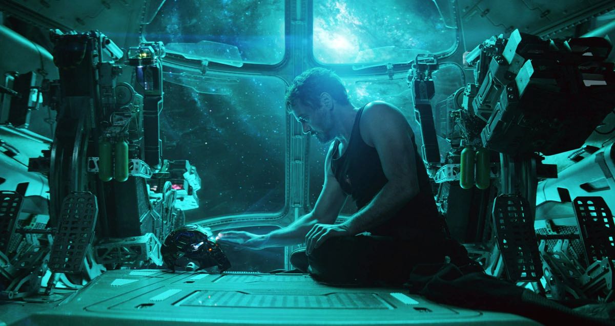 Tony Stark - kadr z filmu "Avengers: Koniec gry" class="wp-image-323433"
