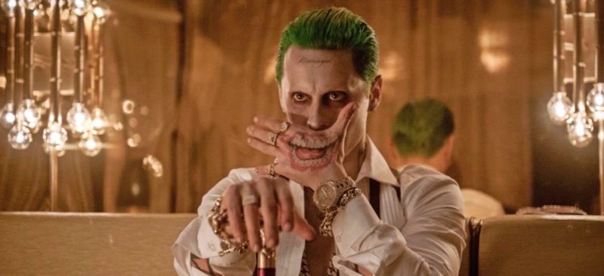 Jared Leto - Joker - kadr z filmu Legion samobójców