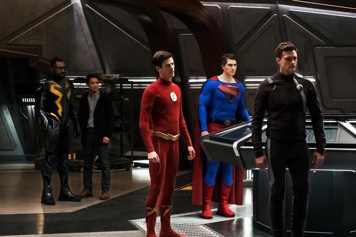 crisis on infinite earths arrowverse class="wp-image-354601" 