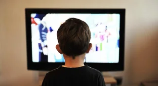 W czasie pandemii oglądamy więcej telewizji. Polacy spędzają średnio 5 godzin dziennie przed odbiornikami