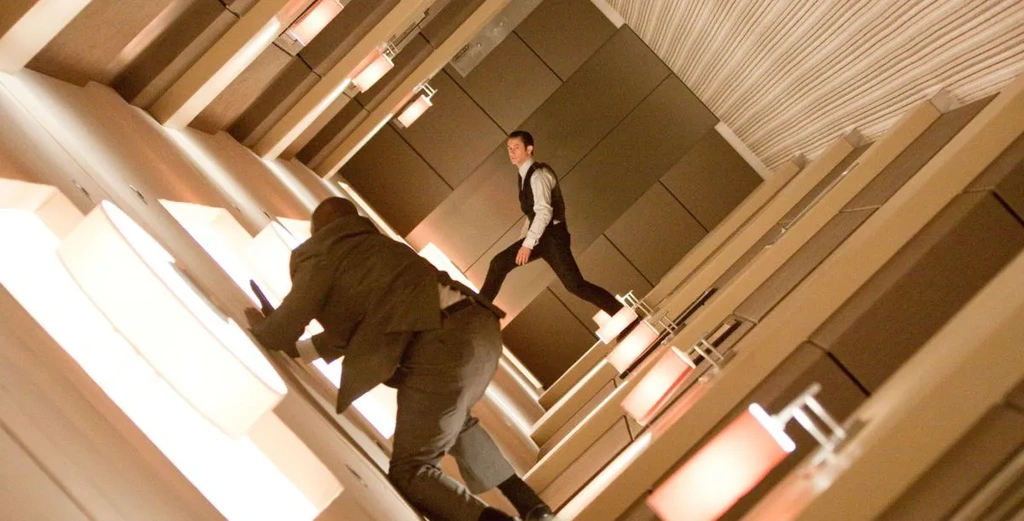 incepcja scena w hotelu