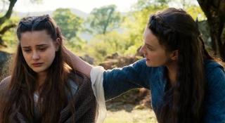„Przeklęta” to serial Netfliksa, który wzbudzi kontrowersje. Oceniamy nową wersję przygód o królu Arturze