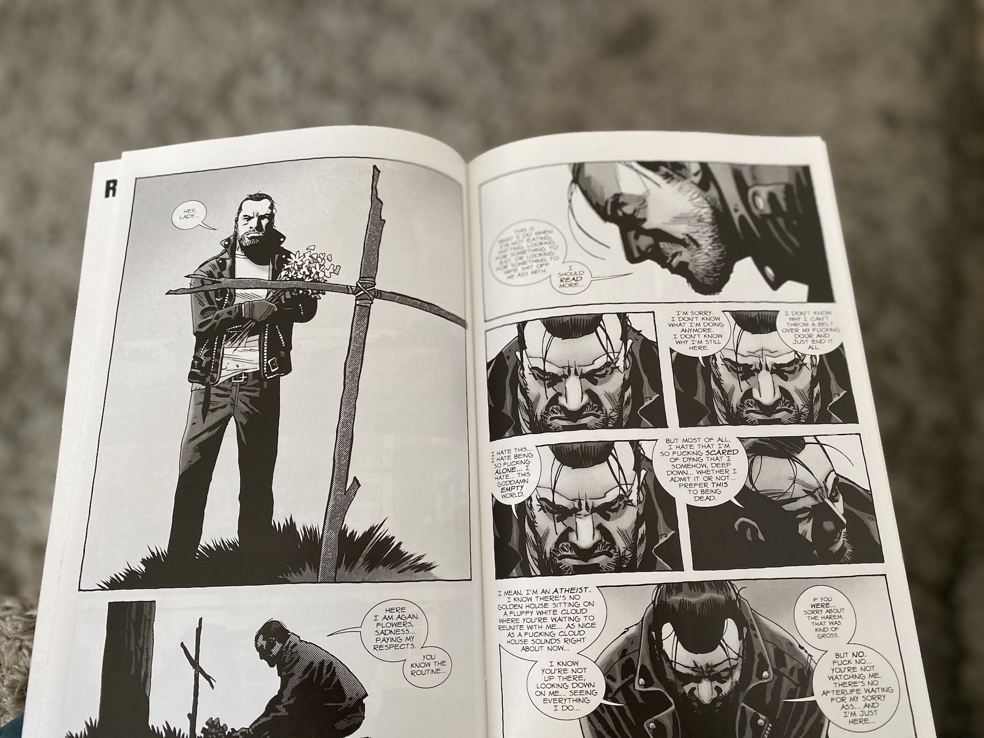 negan lives komiks the walking dead recenzja robert kirkman class="wp-image-423814" 