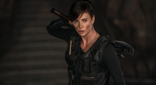Podróże z Zakiem Efronem czy akcja z Charlize Theron - sprawdzamy piątkowe nowości Netfliksa