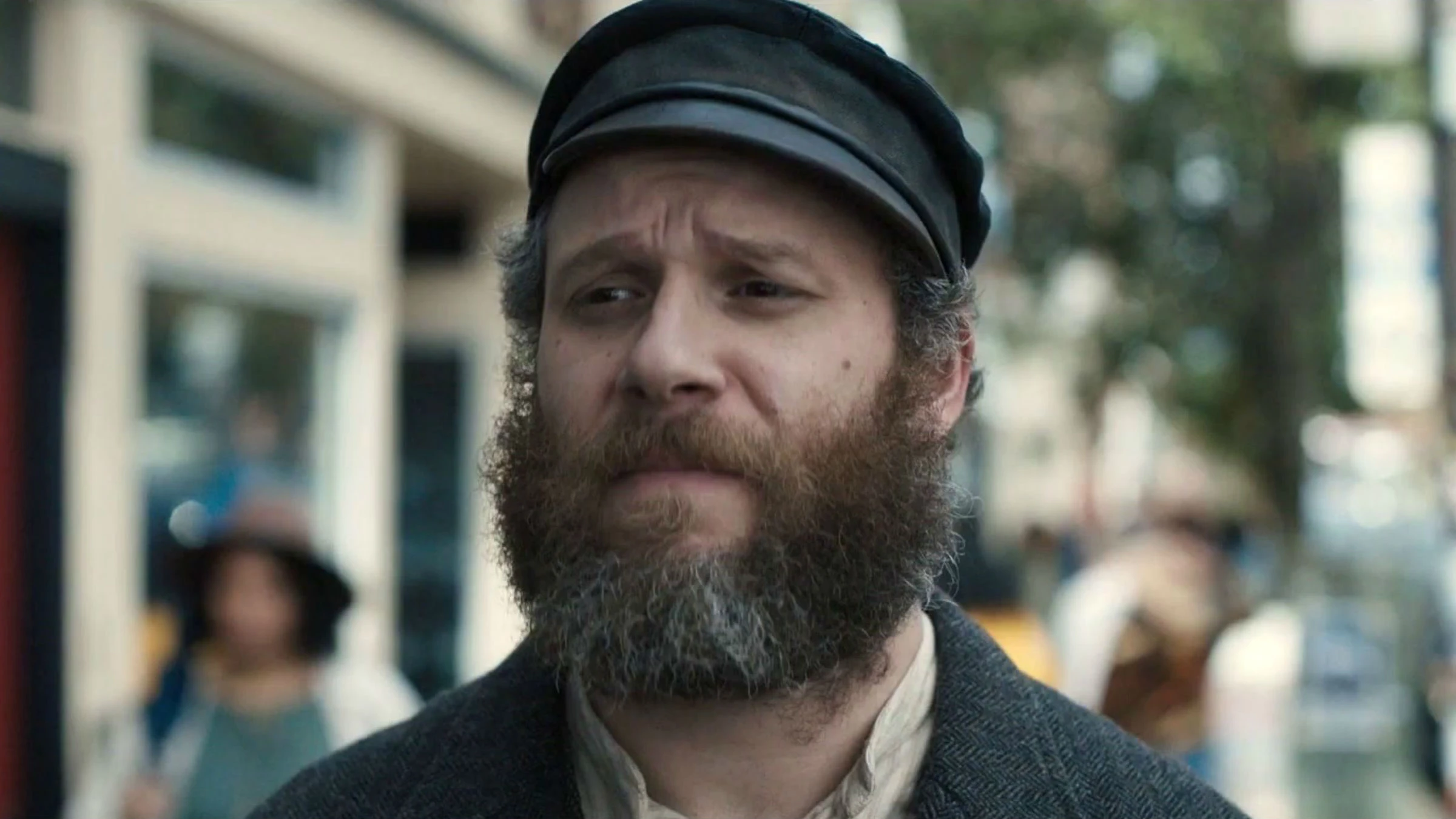 Amerykanin w marynacie - kadr z filmu HBO Max