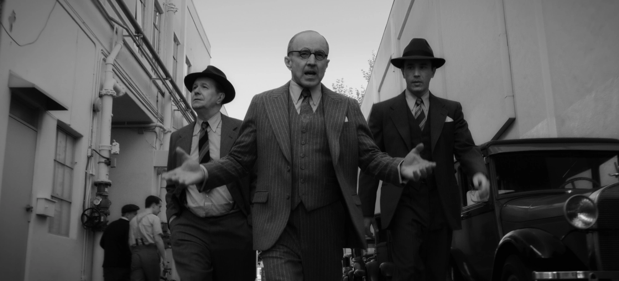 Gary Oldman w filmie Davida Finchera „Mank”. Netflix pokazał zdjęcia
