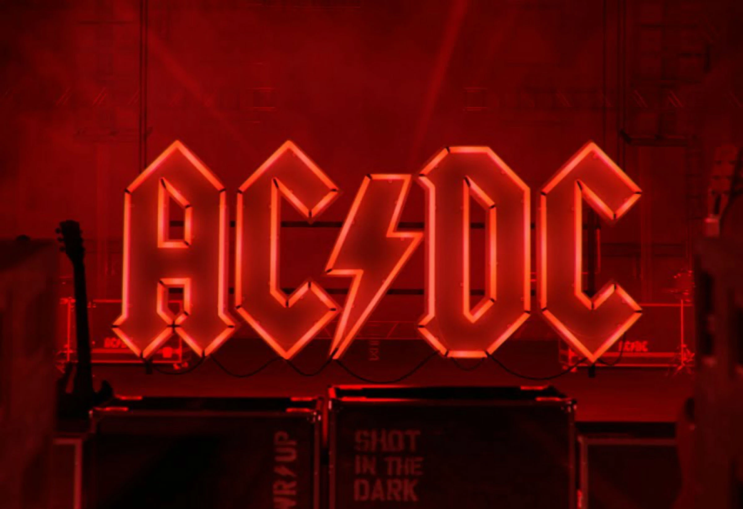 Okładka singla Shot in the Dark grupy AC/DC