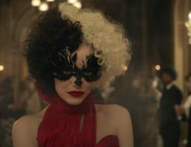 Cruella de Mon porywa dalmatyńczyki w nowym zwiastunie filmu Disneya