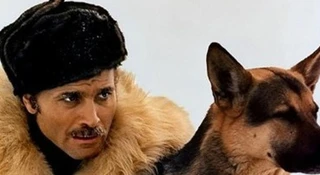Twardzi faceci, piękne kobiety i emocjonujące przygody. Na Netfliksie pojawiło się włoskie kino gatunkowe