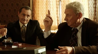 Polska bomba, PRL za Gierka i rodzinny thriller. Ile z historii "Pajęczyny" to prawda?