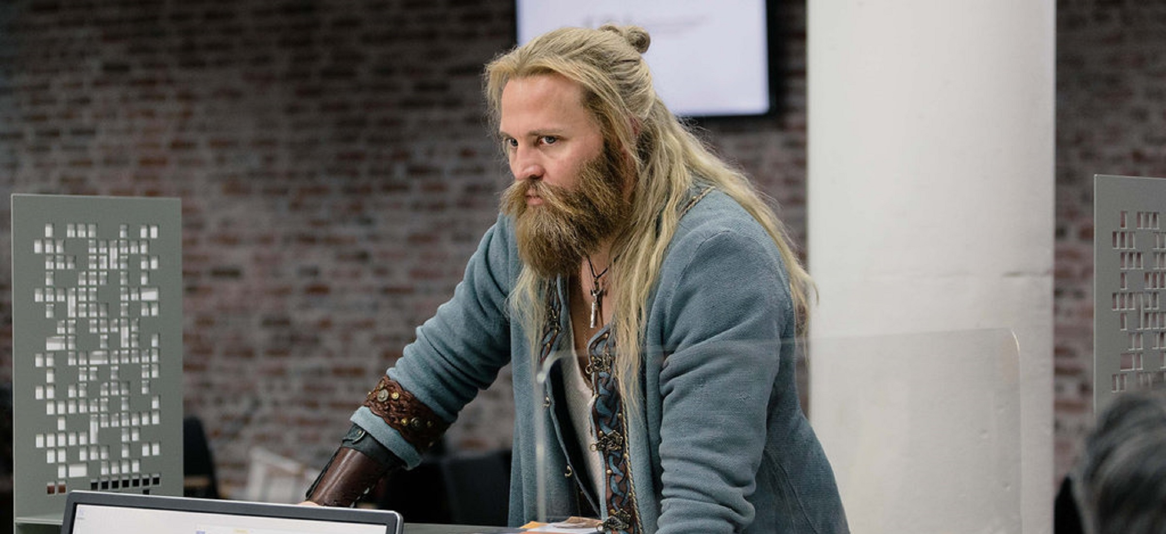 przybysze hbo sezon 2 recenzja