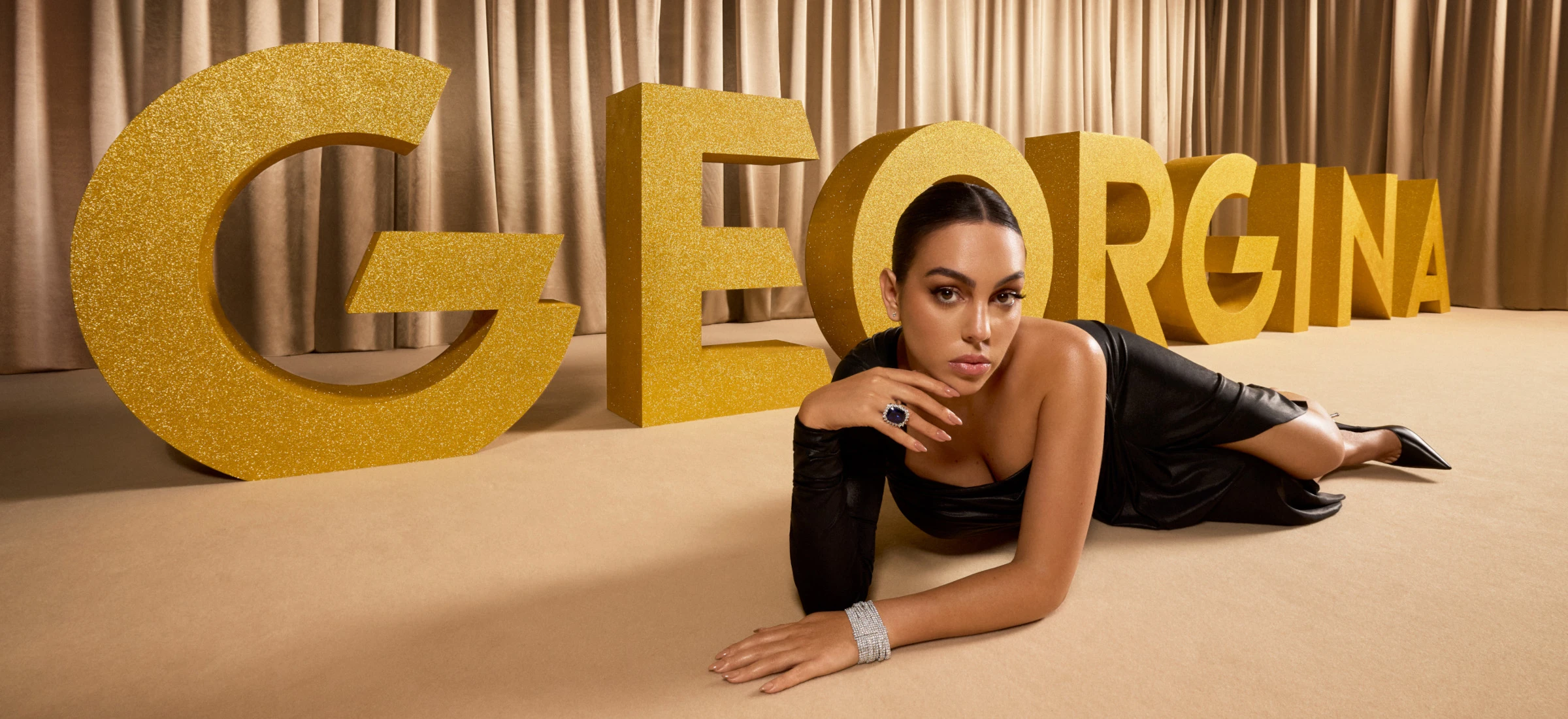 georgina rodriguez polski prysznic serial netflix opinia.