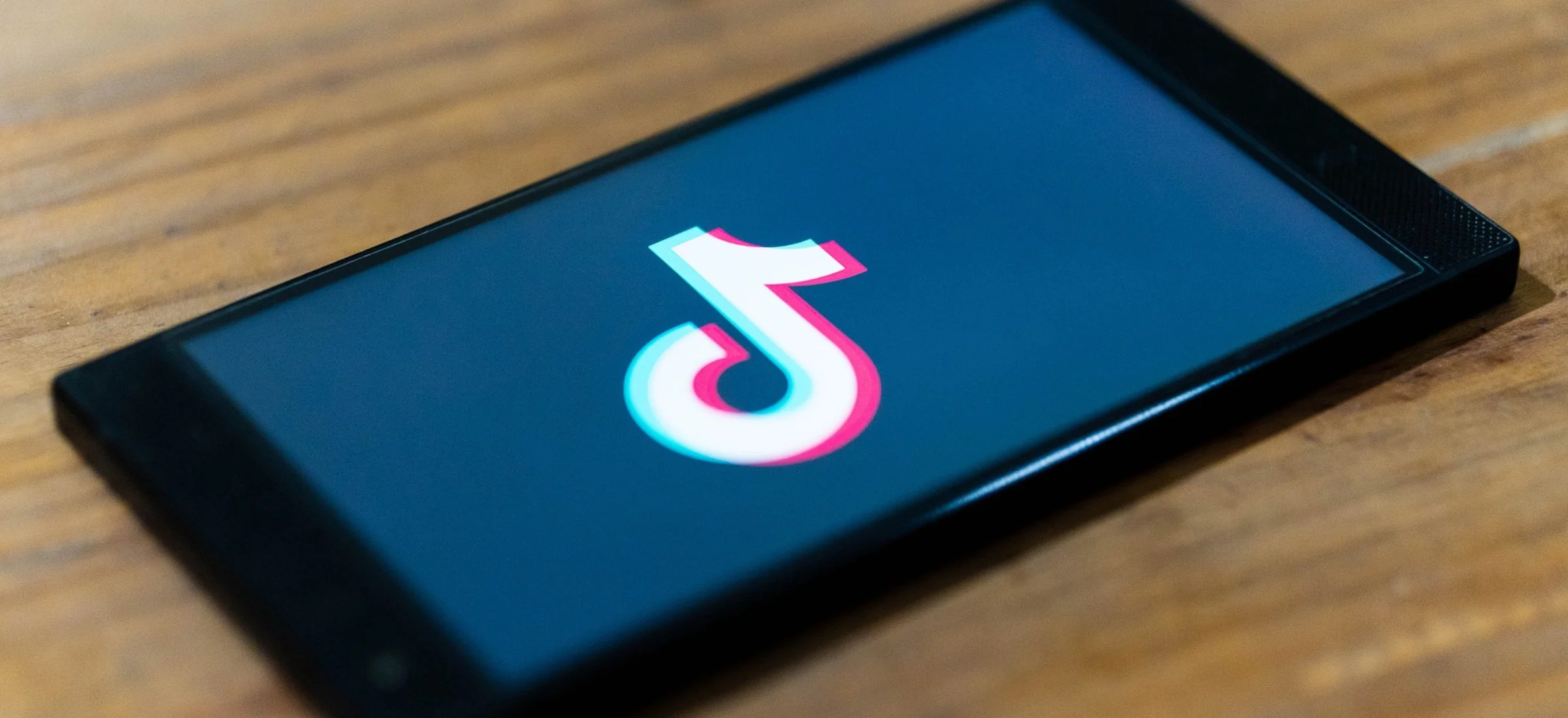 tiktok rosyjskie trolle dezinformacja