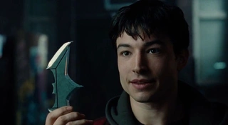 ezra miller aresztowany flash dc filmy