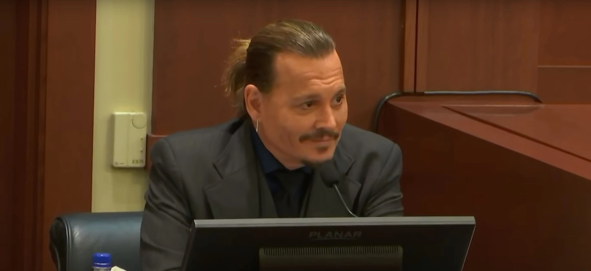 johnny depp zeznania sad proces-amber heard internauci memy.