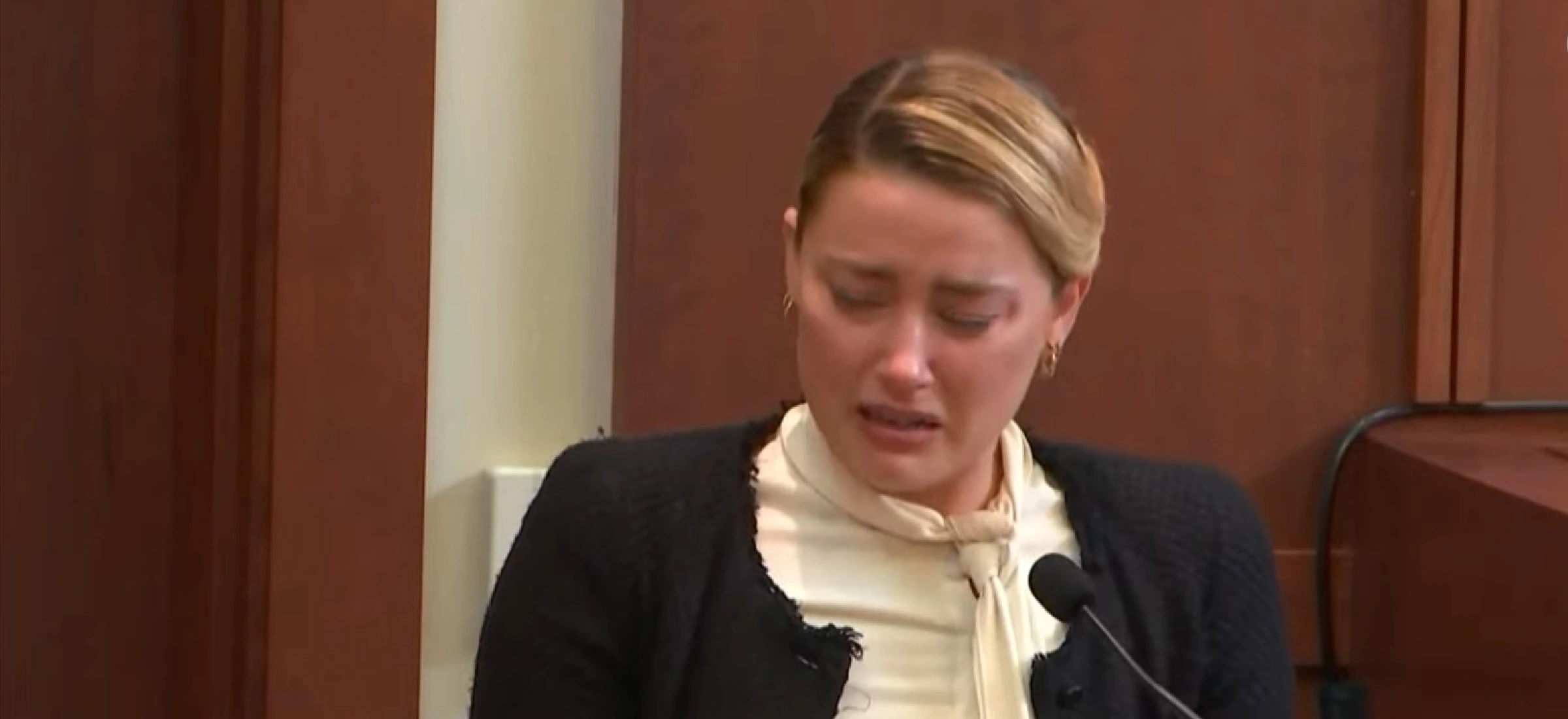 amber heard zeznania płacz johnny depp proces